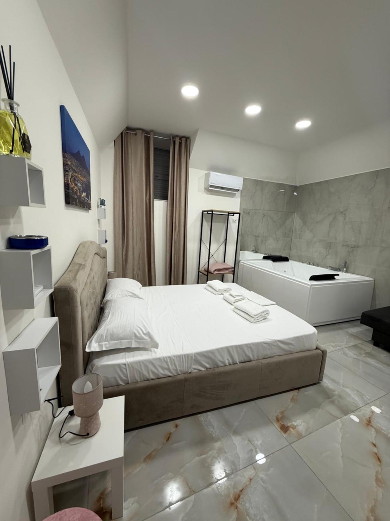 Caracciolo Suites 36 Napoli Eksteriør bilde